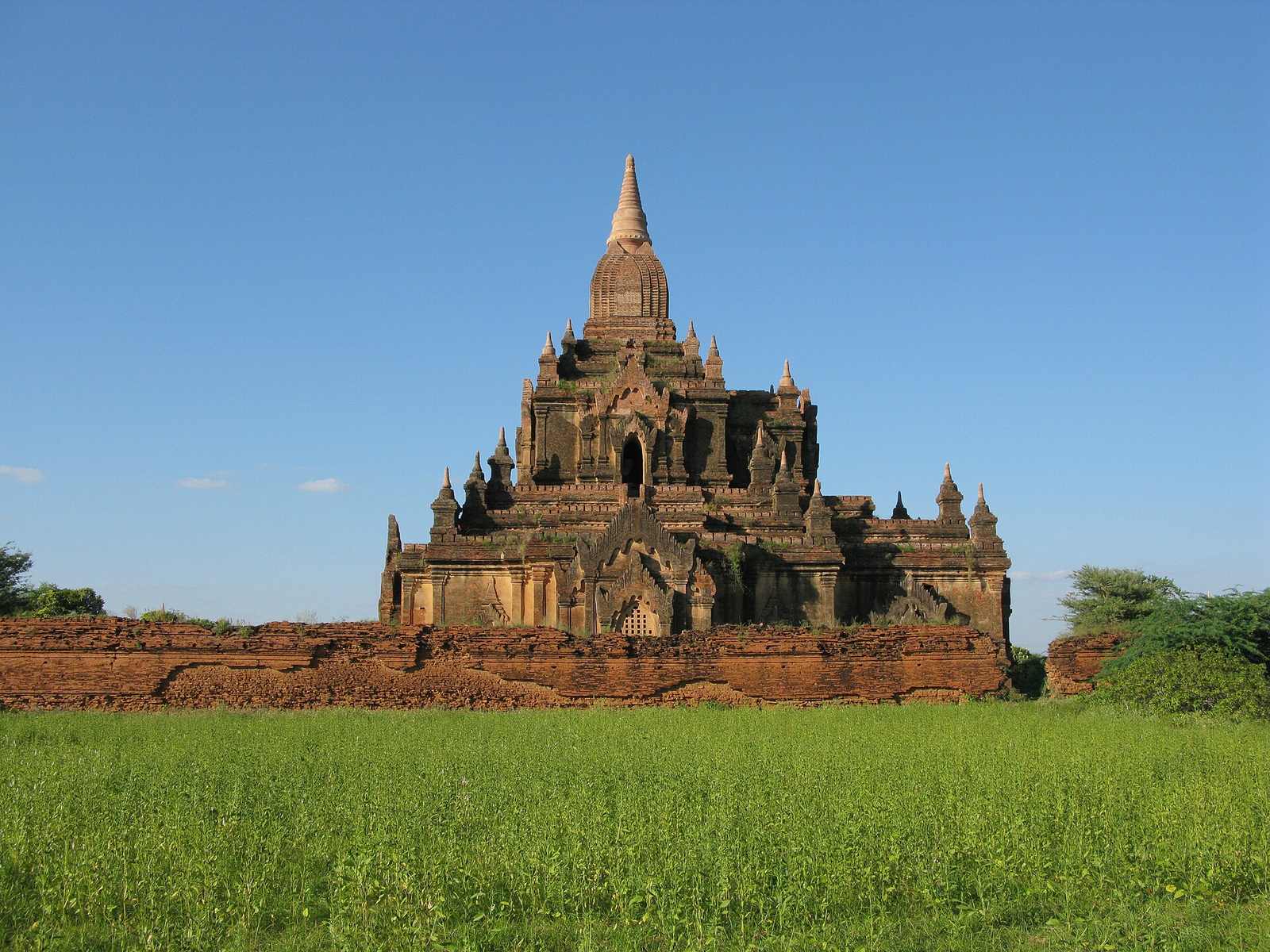Yangon & Mandalay small group journey