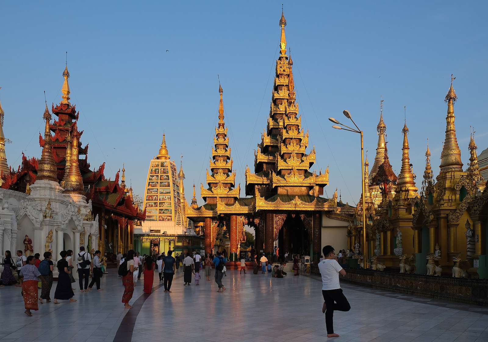 Yangon & Mandalay small group journey