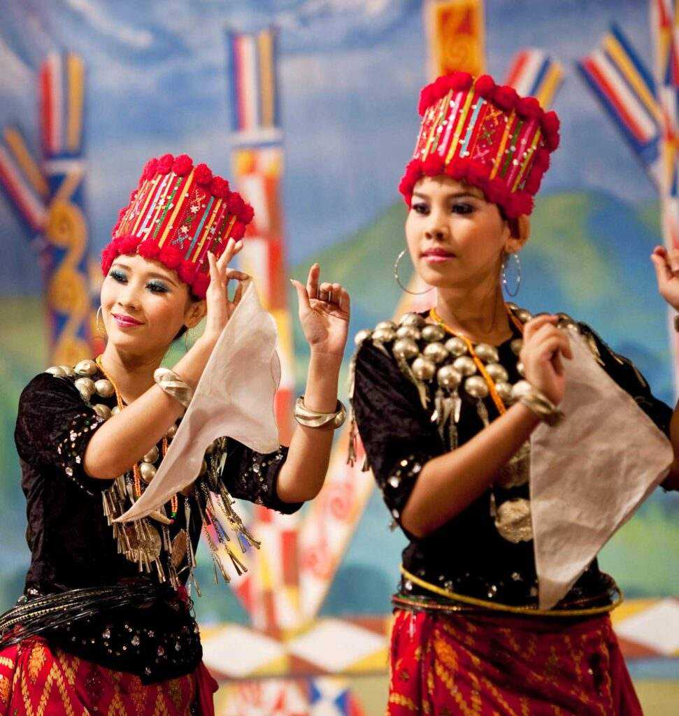 Women traditional clothes yangon myanmar
